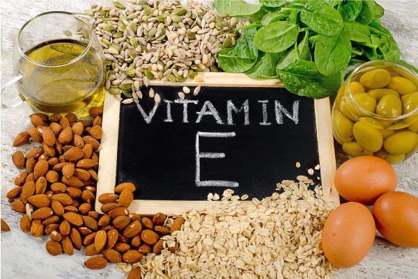 Bổ sung các thực phẩm giàu vitamin E hàng ngày