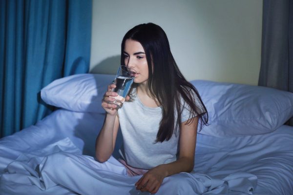 Uống các loại nước trước khi đi ngủ